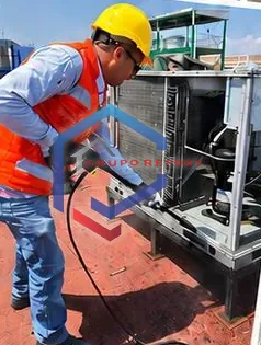 Mantenimiento a condensadora