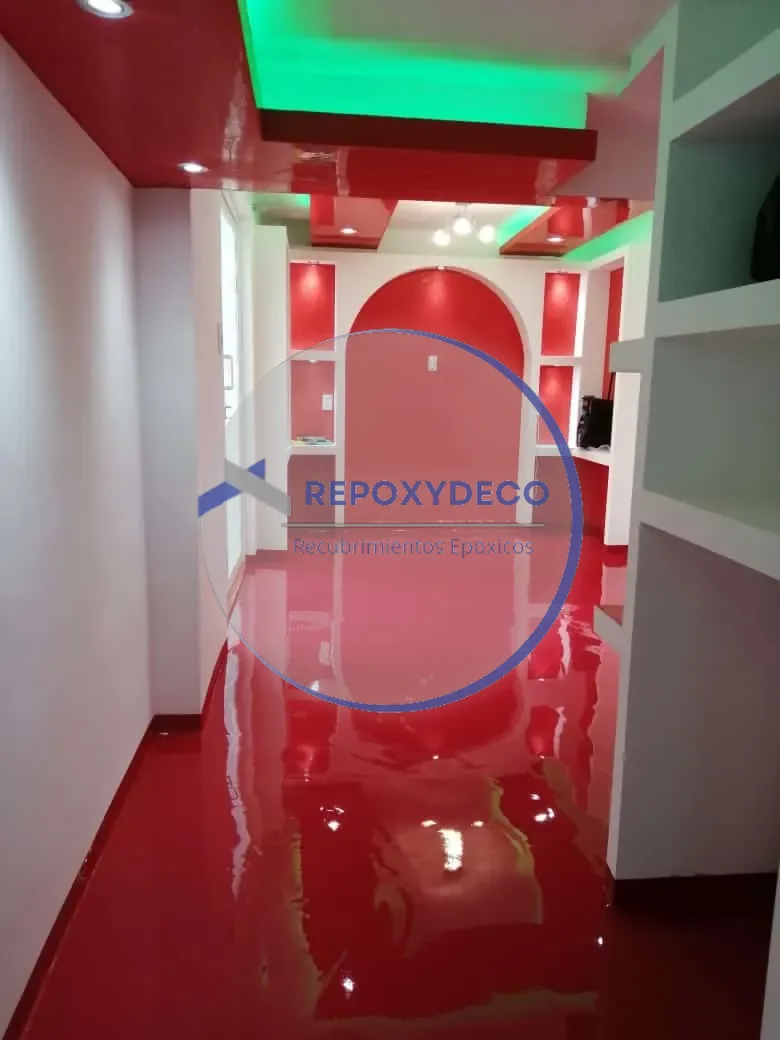 Autonivelante metalizado aplicado por REPOXYDECO